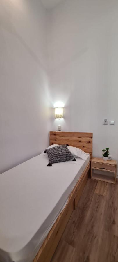 מדריד Hostal Andrea Sol מראה חיצוני תמונה